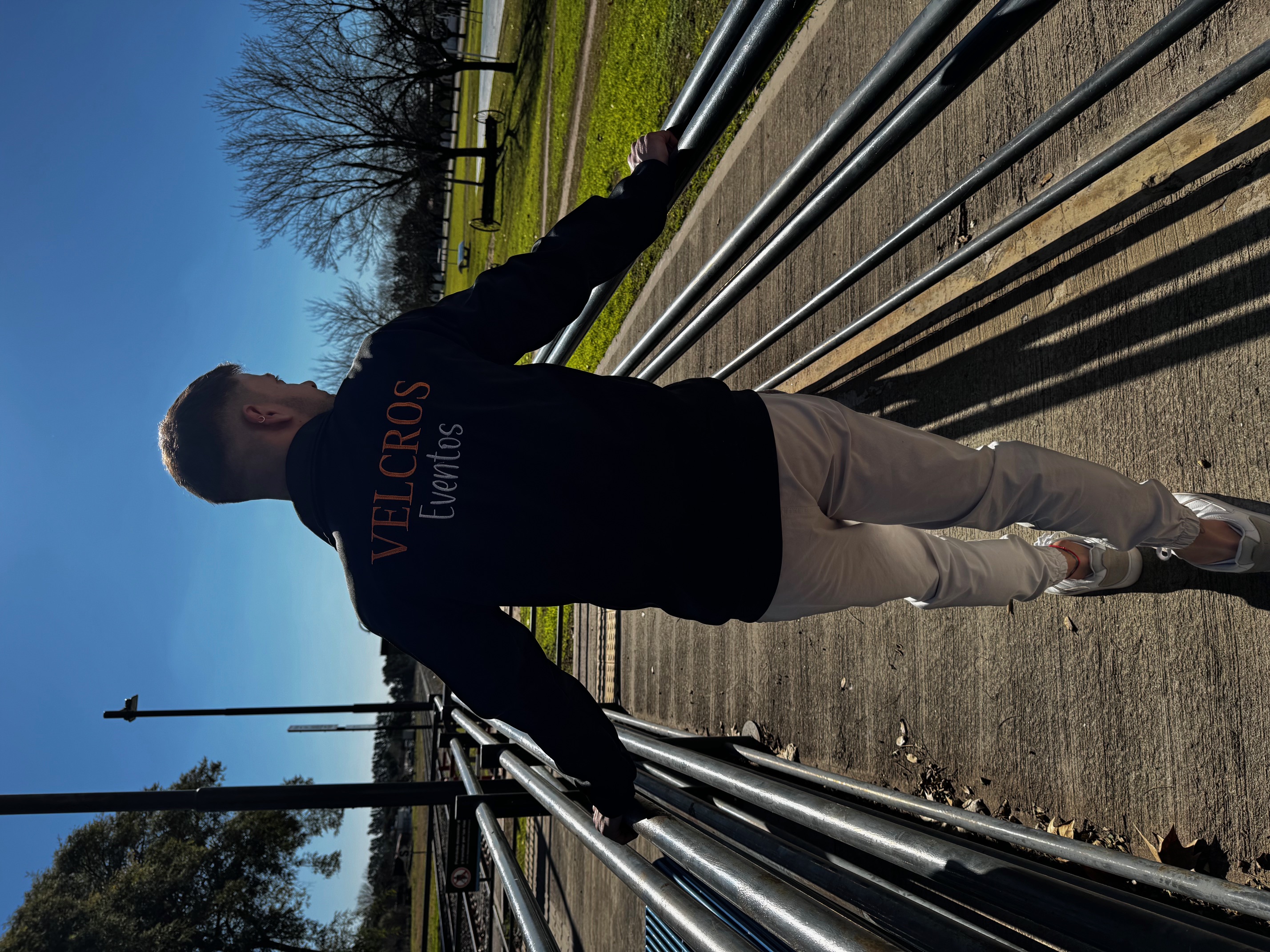 Indumentaria publicitaria empresarial - Modelo principal